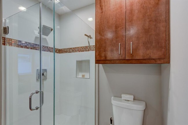 Building Photo - 668 S Ripple Creek Dr