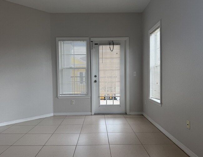 Building Photo - 3621 Conroy Rd