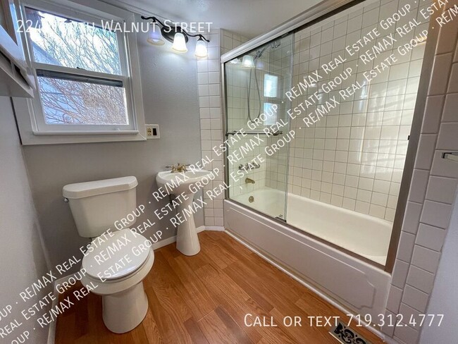 Building Photo - 224 N Walnut St