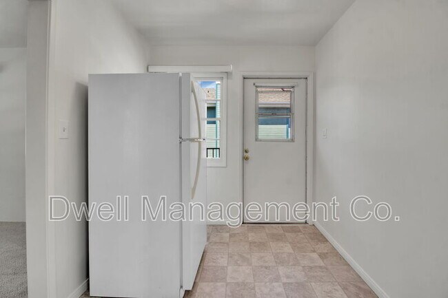 Building Photo - 4833 Cypress St