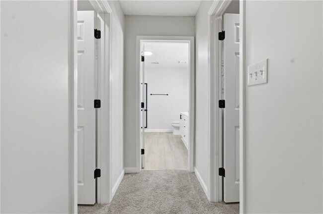 Building Photo - 2110 Meadow View Ct