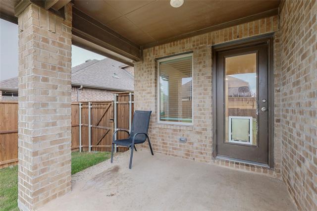 Building Photo - 949 Royal Ln