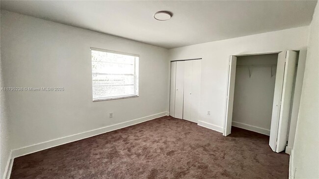 Building Photo - 1807 NW 33rd St