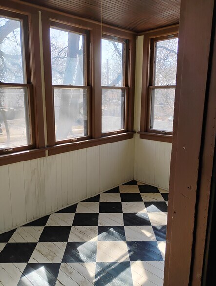 Building Photo - 1407 Girard Ave N