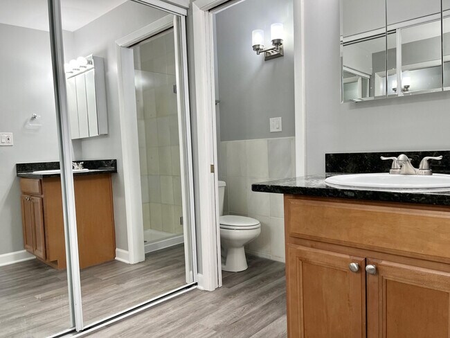 Building Photo - Washington Flats