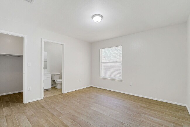Building Photo - 3214 N Stanton St