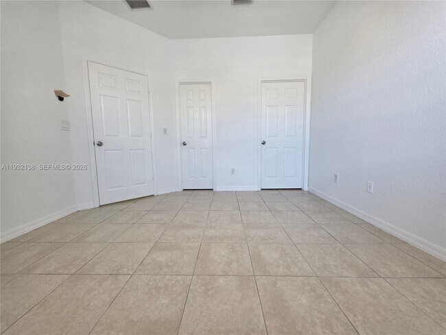 Building Photo - 9070 Preston Pl