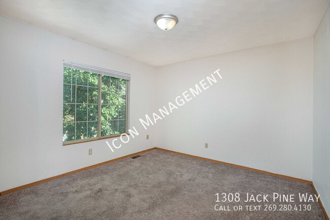 Building Photo - 1308 Jack Pine Way