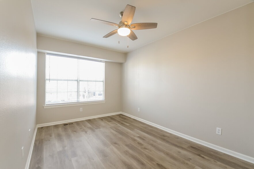 Building Photo - 2757 S Cathay Ct