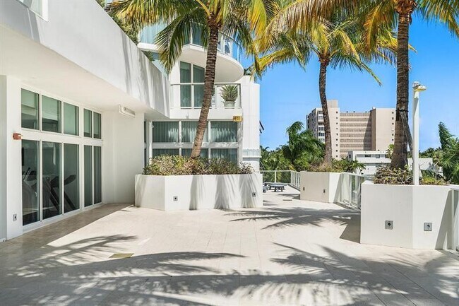 Building Photo - 401 N Birch Rd