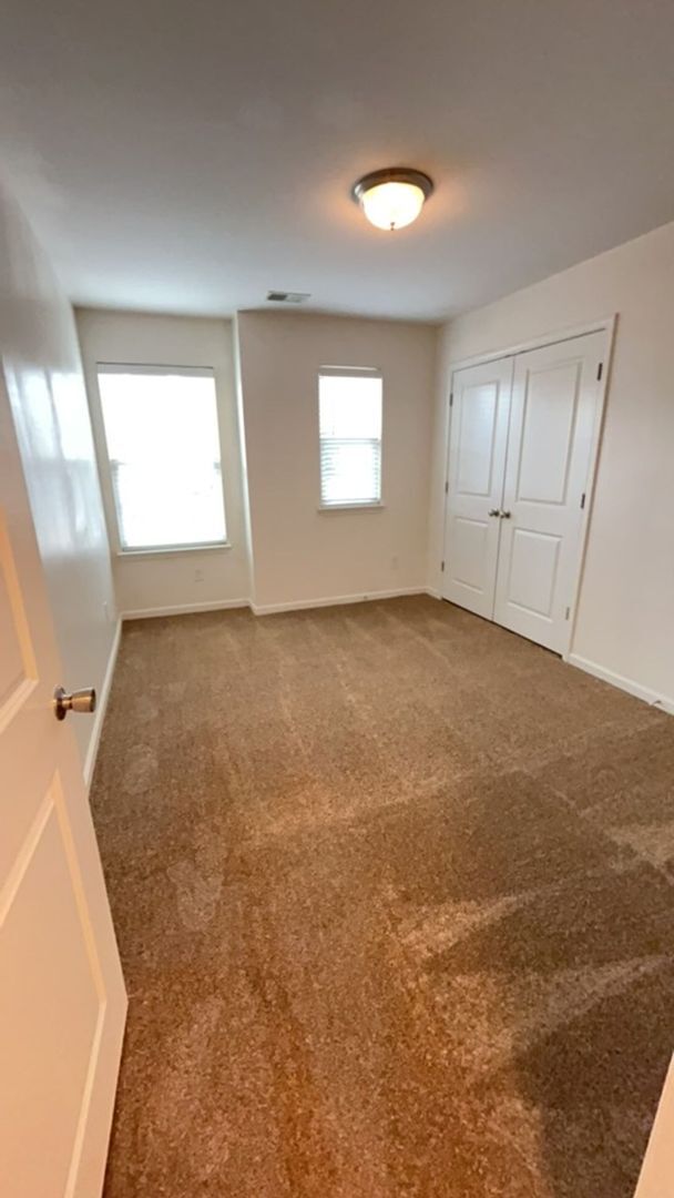 Building Photo - Beautiful 4-Bedroom 2.5 Bath Home