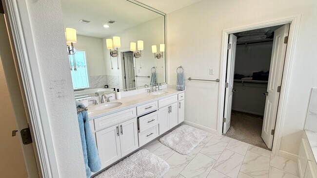 Building Photo - 4233 Watercourse Dr