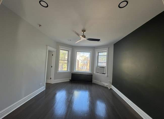 Living room - 736 N Homan Ave