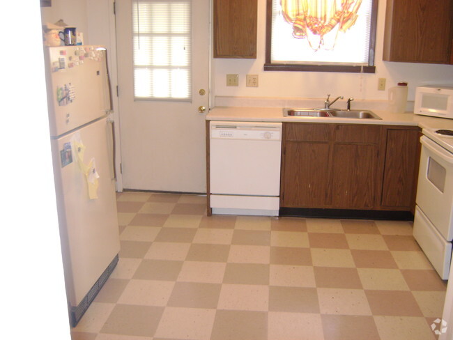 Building Photo - 1501 Ensign Dr