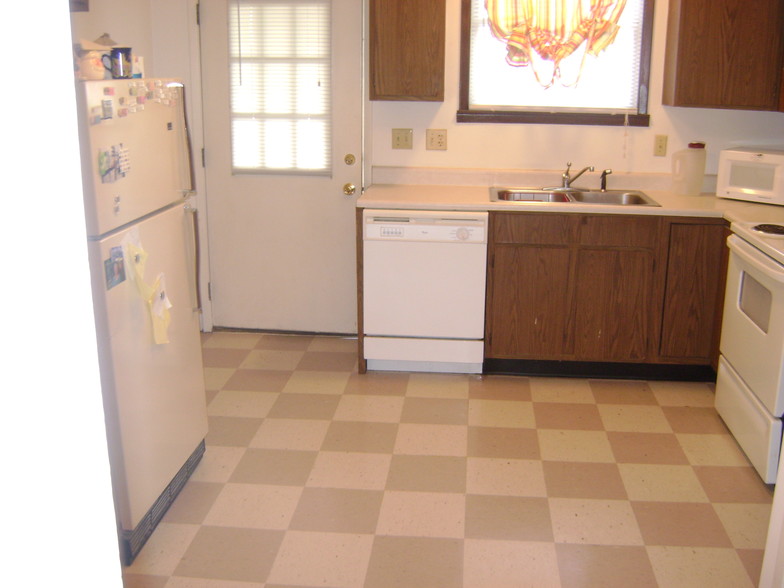 Primary Photo - 1501 Ensign Dr