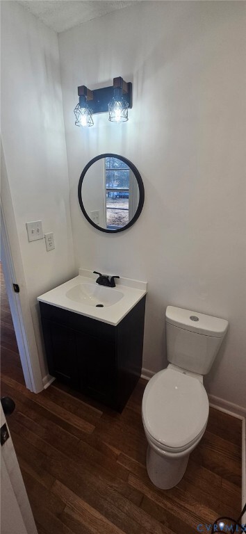 Building Photo - 8011 Kenmore Dr