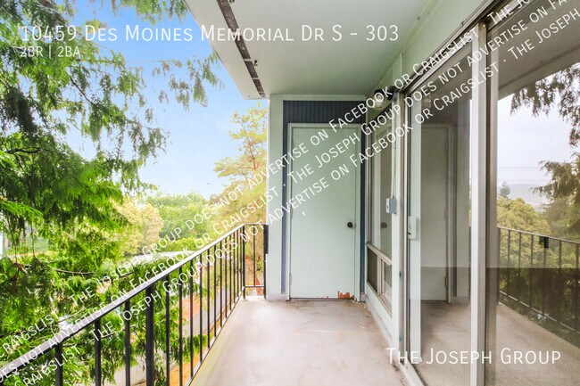 Building Photo - 10459 Des Moines Memorial Dr S