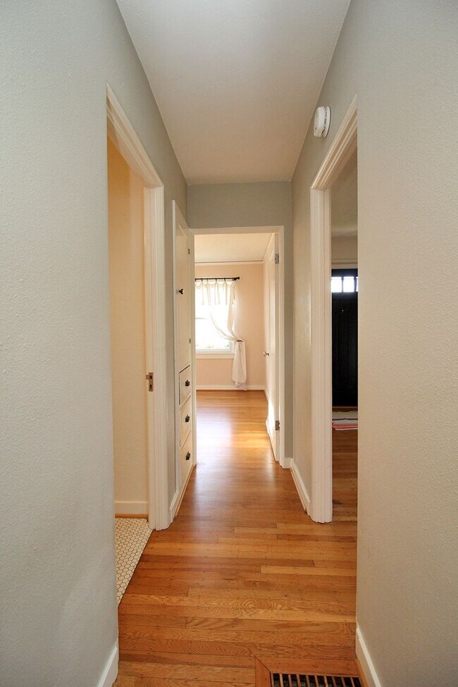 Building Photo - Spectacular 3 Bed English Tudor in the Per...