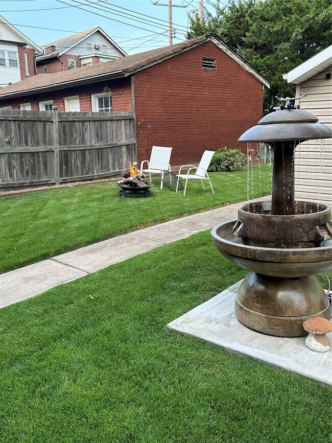 Building Photo - 4250 Michigan Ave