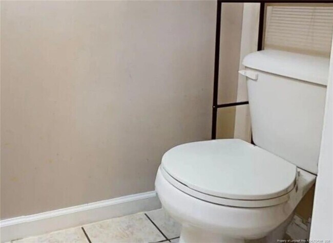 Building Photo - 10 Valley View Ct