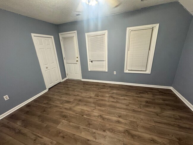 Building Photo - 7602 Wentworth Ave