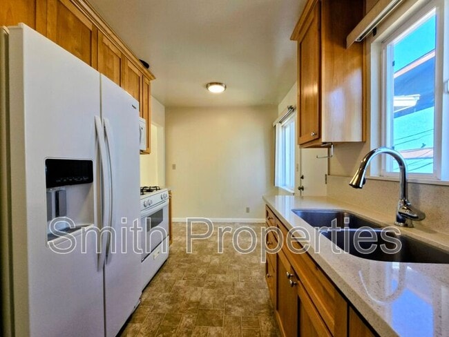 Building Photo - 2601 Gates Ave
