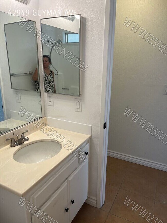 Building Photo - 42949 Guyman Ave