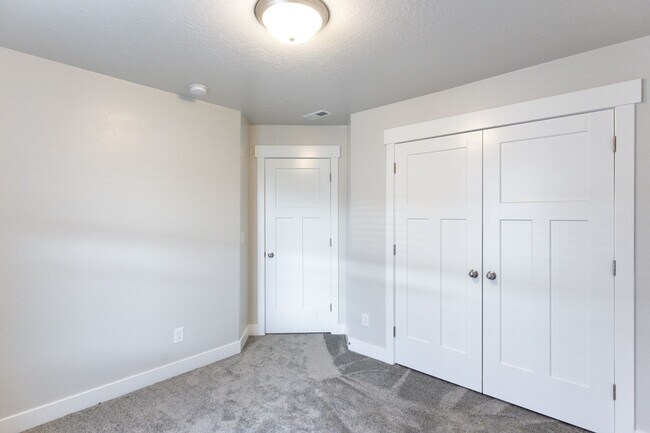 Building Photo - 3856 W 1650 N