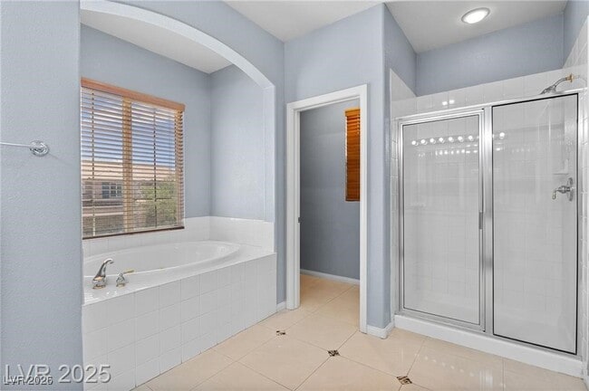 Building Photo - 10281 Wolves Den Ln