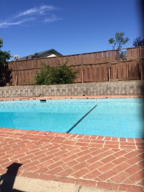 Building Photo - Jackson Townhome