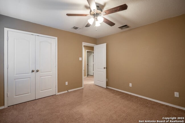 Building Photo - Comfortable Living in a Gated Community Near It All