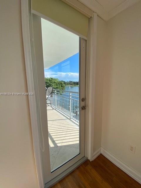 Building Photo - 9250 W Bay Harbor Dr