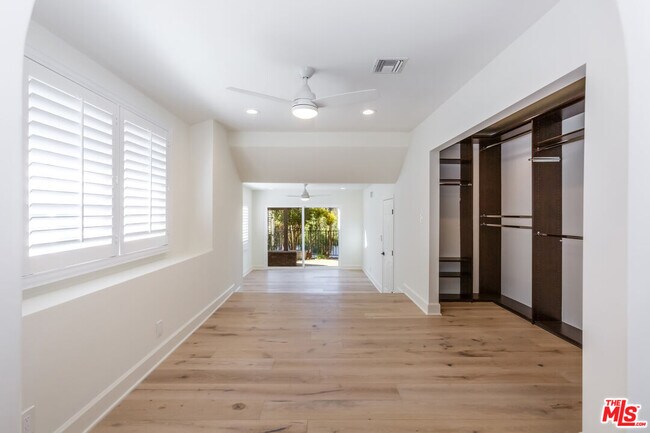 Building Photo - 835 Camino Santos Reyes