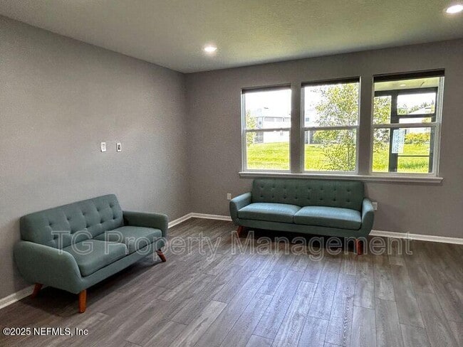 Building Photo - 11646 Pacific Dogwood Ct