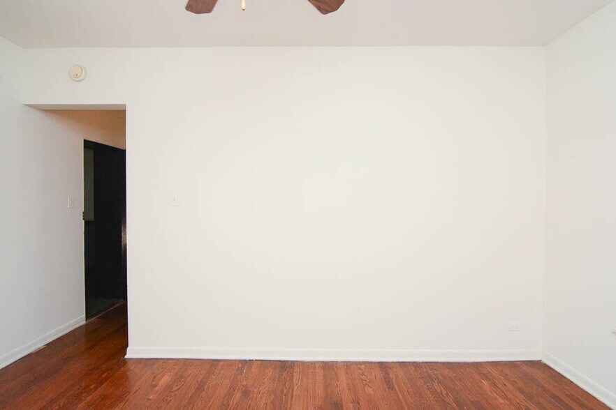 Building Photo - 3024 N Halsted St