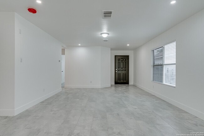 Building Photo - 9958 Panther Bay
