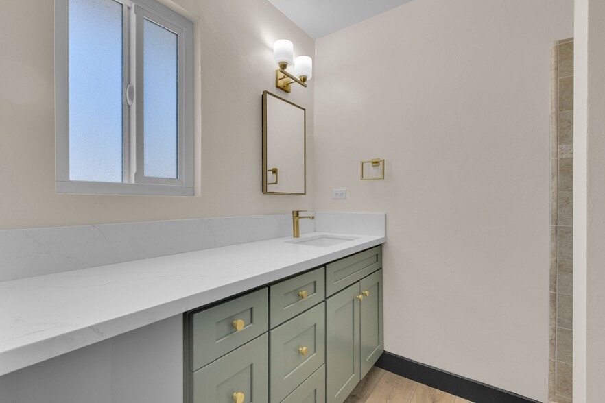 Building Photo - 3925 Verdugo Ln