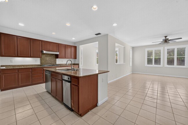 Building Photo - 6708 Sao Tiago Way