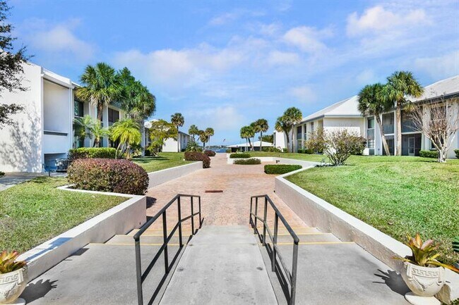 Building Photo - 175 SE St Lucie Blvd