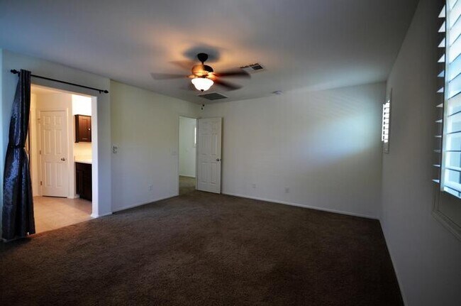 Building Photo - 995 S Cheshire Ln