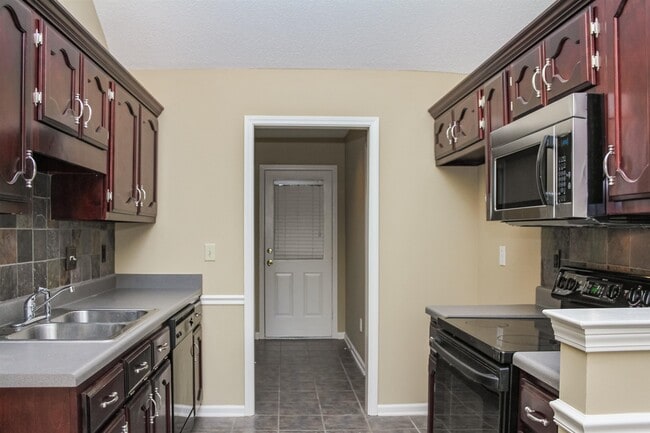 Building Photo - 20 Cypress Ridge Cove