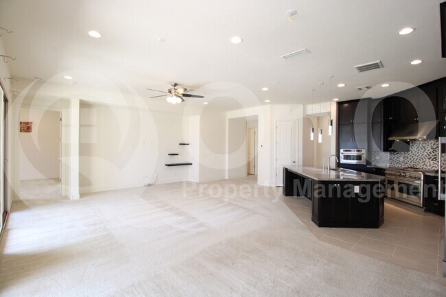 Building Photo - 1781 E Aster Pl