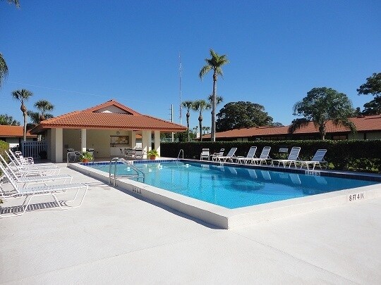 Building Photo - NEW PRICE! Close to beautiful Nokomis Beach and Casey Key