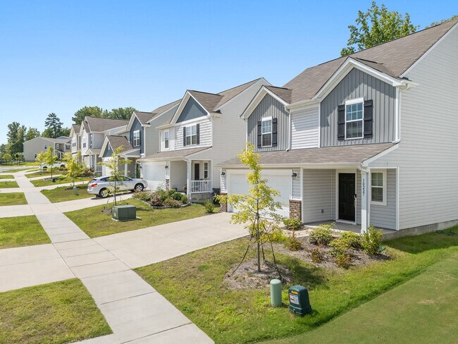 Building Photo - 10227 Chatham Run Ln