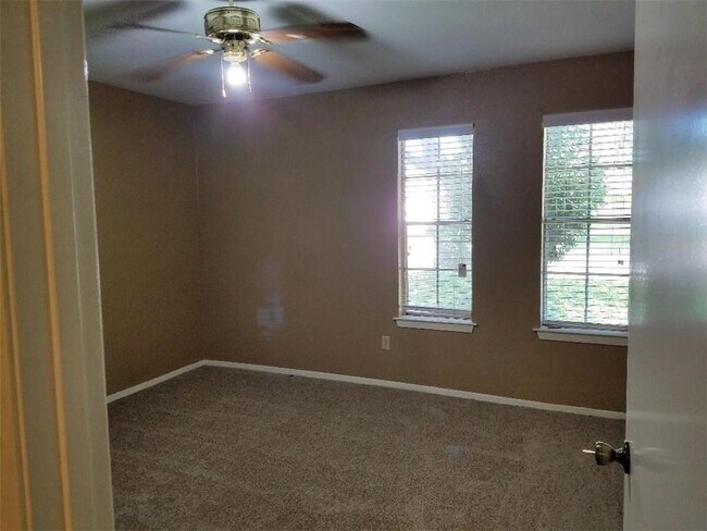 Building Photo - 11912 Stout Oak Trail