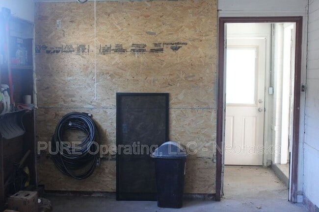 Building Photo - 670 S 69th St