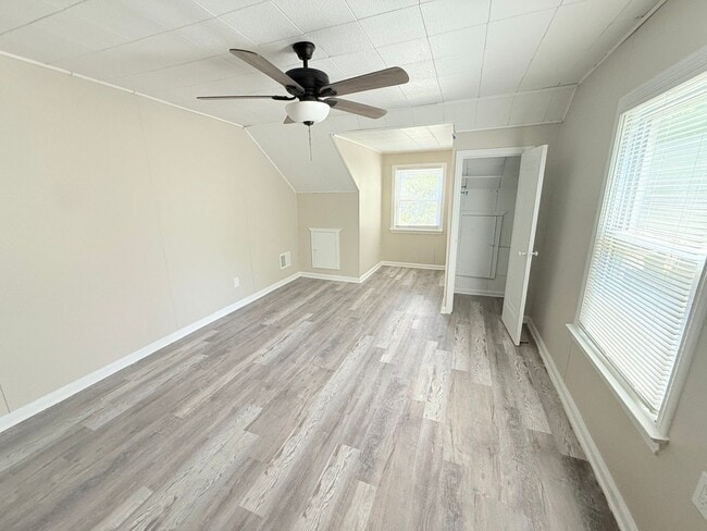 Building Photo - Freshly Renovated 4-Bedroom Home – Quality...