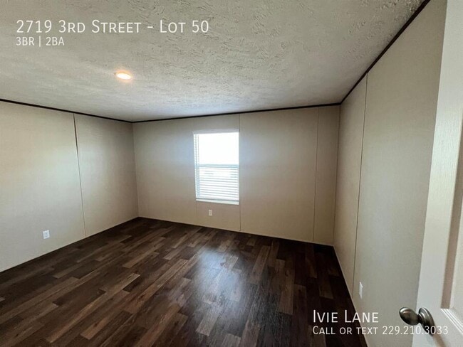 Building Photo - 2719 3rd St