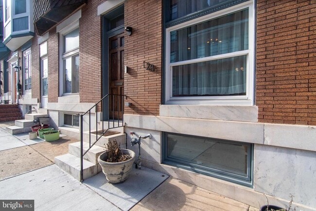 Building Photo - 128 S Ellwood Ave