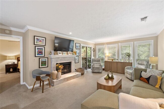 Building Photo - 525 Warm Springs Cir